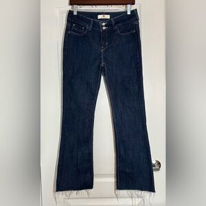 Levi's 526 Slender Boot Cut Jeans Mid Rise Stretch Denim Y2K Vintage Vibes Sz 28